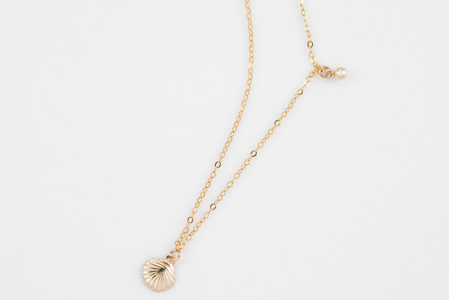 Golden Shell Pearl Pendant Necklace